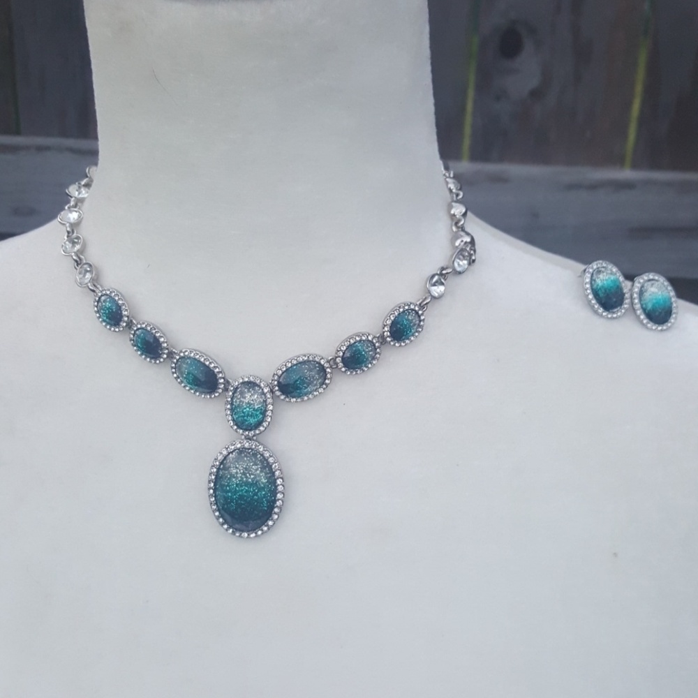 C1946 Blue Gradient Silvertone Necklace Earrings - image 1